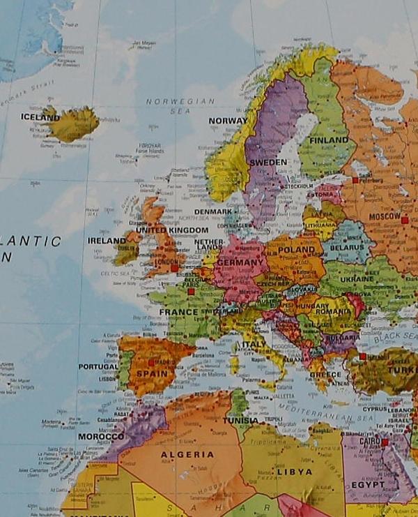 Carte murale (en anglais) - Monde politique (avec drapeaux) | Maps International carte murale petit tube Maps International 